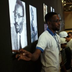 Les apprentis comédiens débarquent au tout nouveau Musée des Civilisations (...) © Arnaud Galy - Agora francophone 