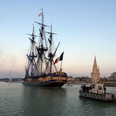 L'Hermione quitte La Rochelle - Ph : RivaCom