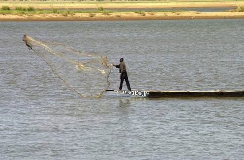 Mali - Mopti - Le pêcheur à l’épervier - © Arnaud Galy